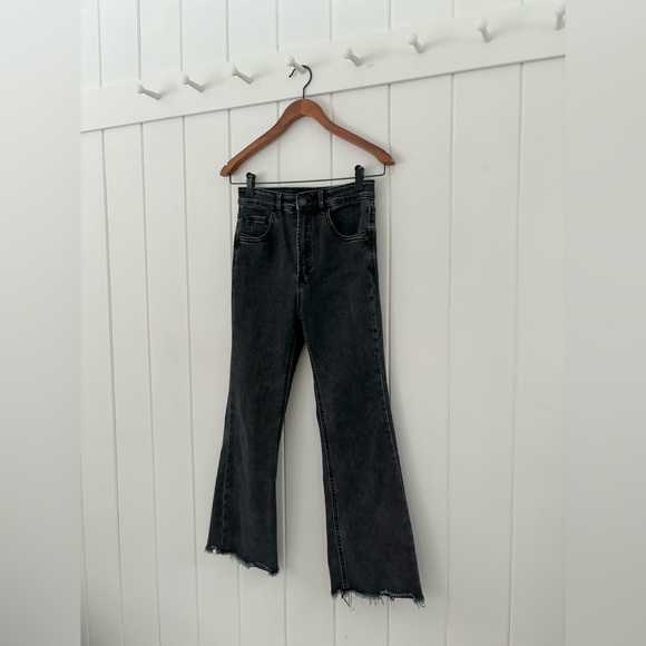 Stradivarius Wide Leg Cropped Denim Raw Hem Stone Wash Black High Rise Women 4 - Picture 3 of 12